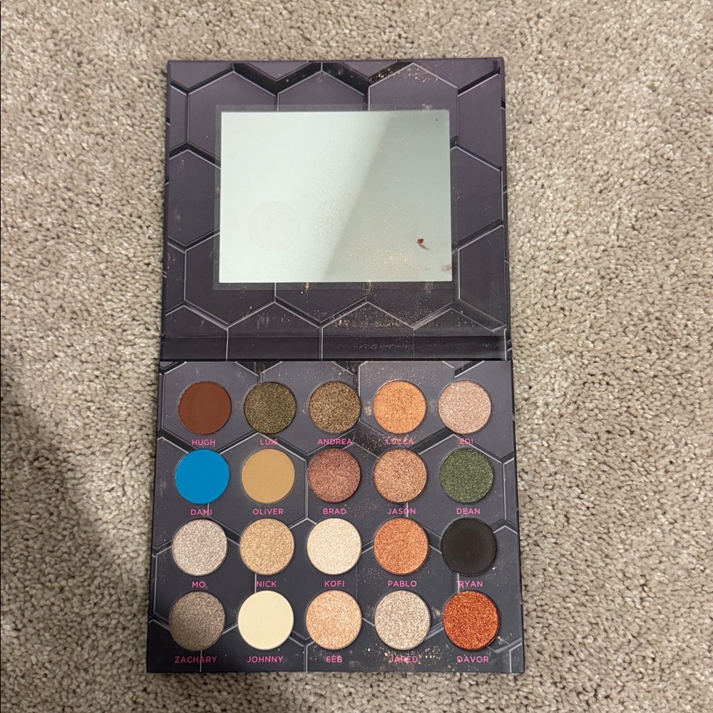 Bee Beauty Barbarella Eyeshadow Palette